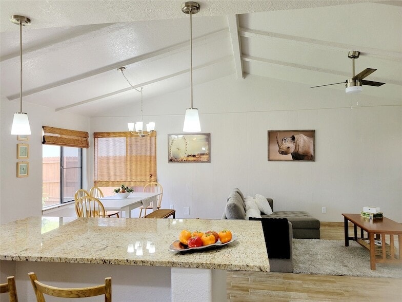 Photo - 5526 Excalibur Drive Unit