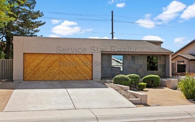 Building Photo - 1719 E Diamond Dr