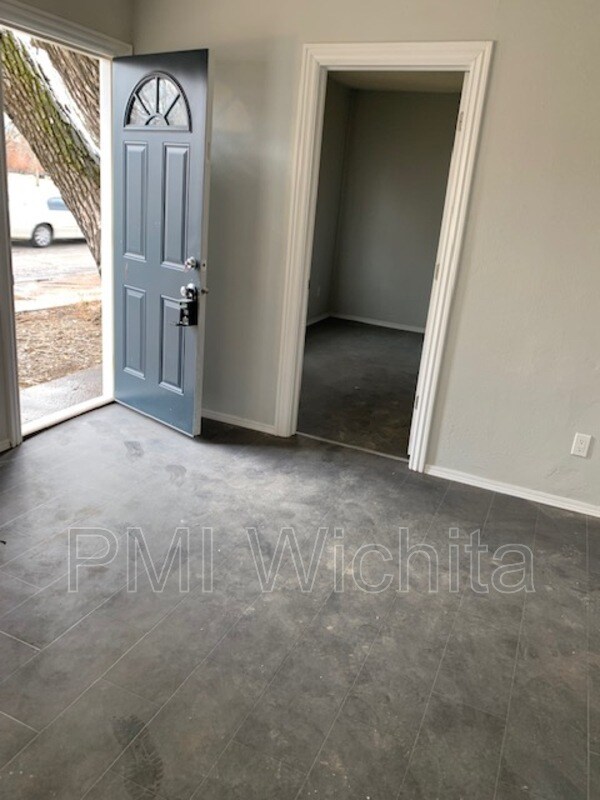 Foto del edificio - 808 W 21st St N