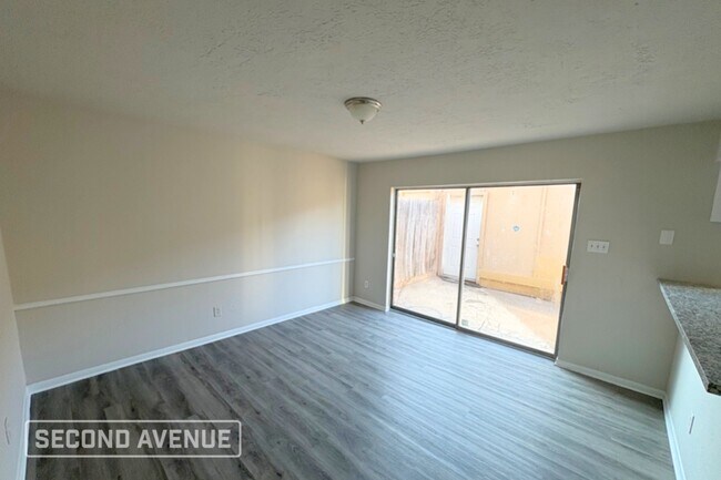 Building Photo - 3008 Beecave Dr