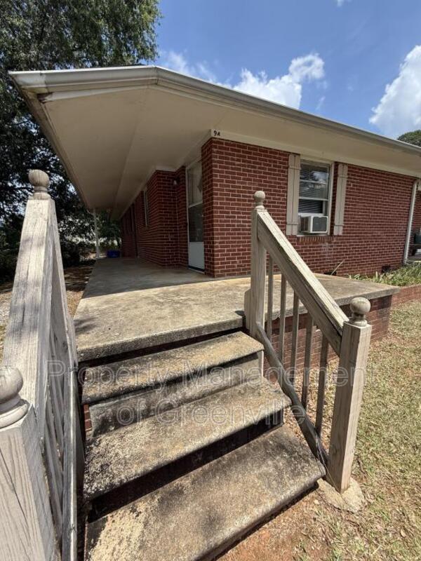Building Photo - 9 Eisenhower Dr