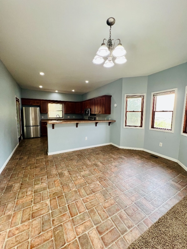 Building Photo - 420 Villas Parkway