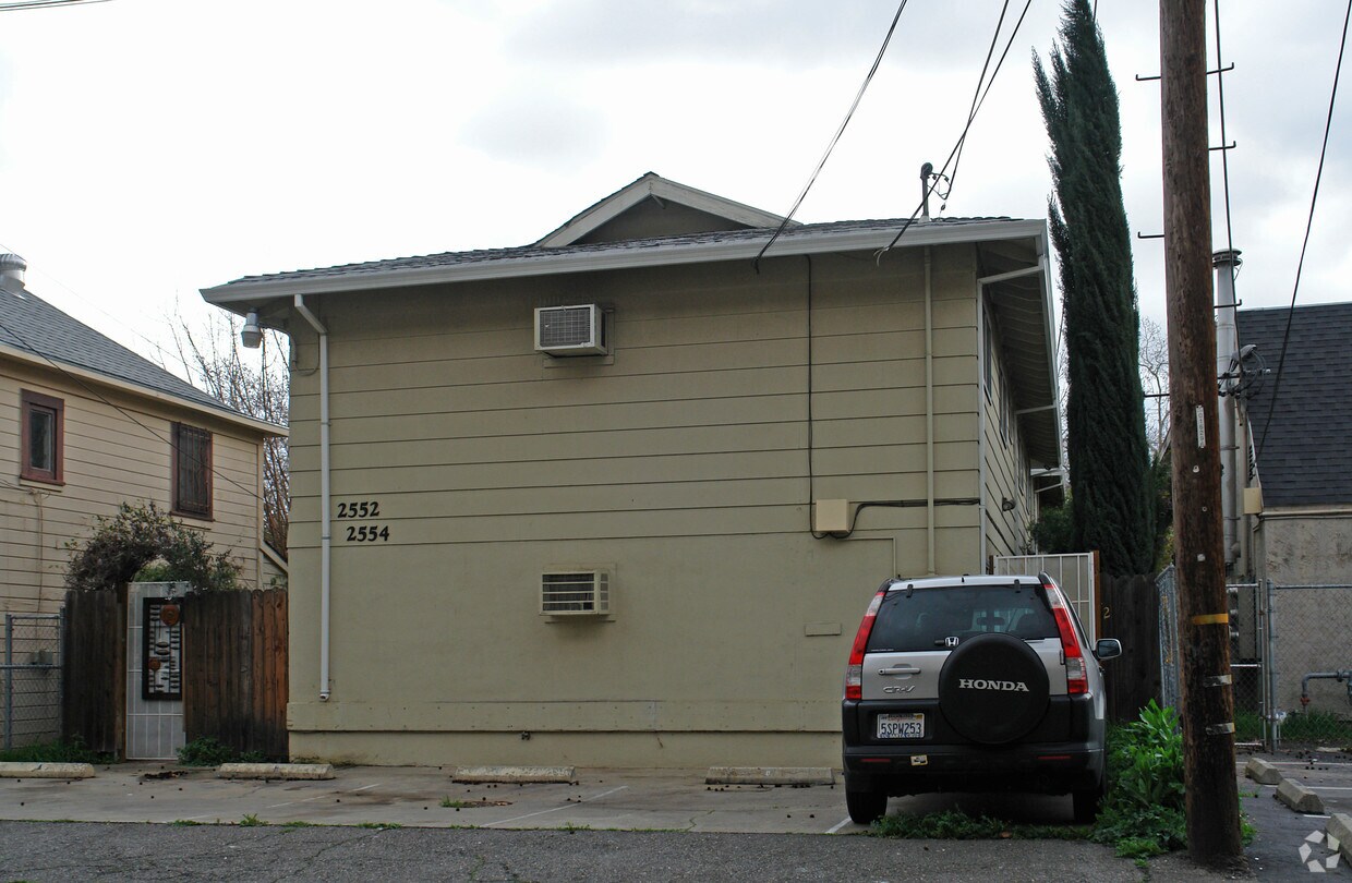 Building Photo - 2552-2554 27th St