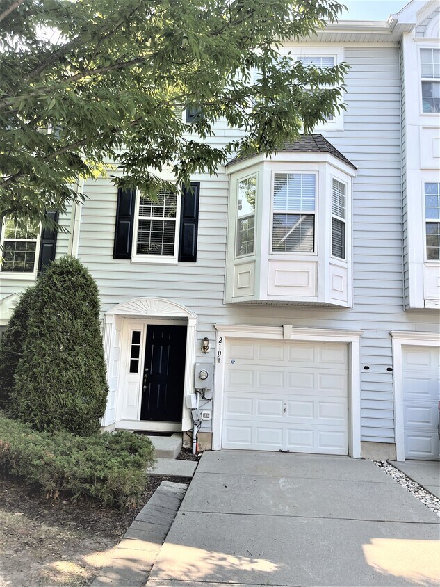 Primary Photo - 210 William Livingston Ct