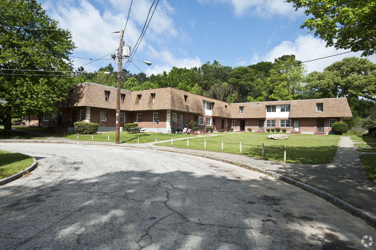Azalea Gardens Apartments Atlanta