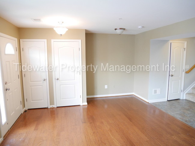Foto del edificio - 6478 Cornwall Dr
