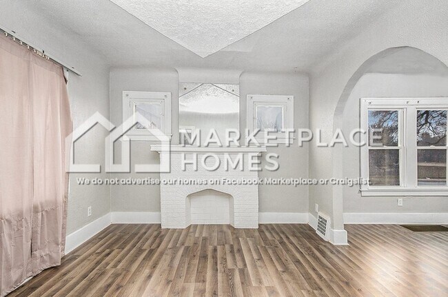 Foto del edificio - 15457 Cloverlawn Ave