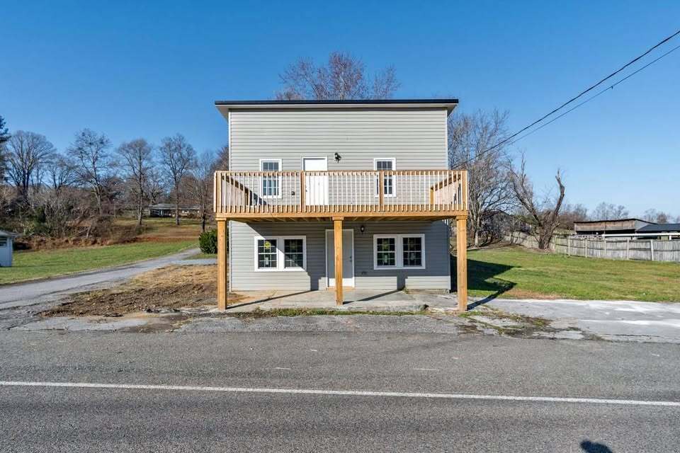 Foto principal - 1611 Chinquapin Grove Rd