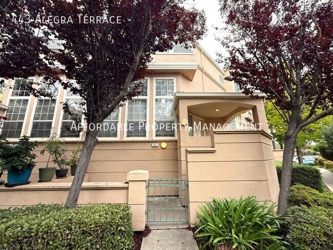 Foto del edificio - 443 Alegra Terrace