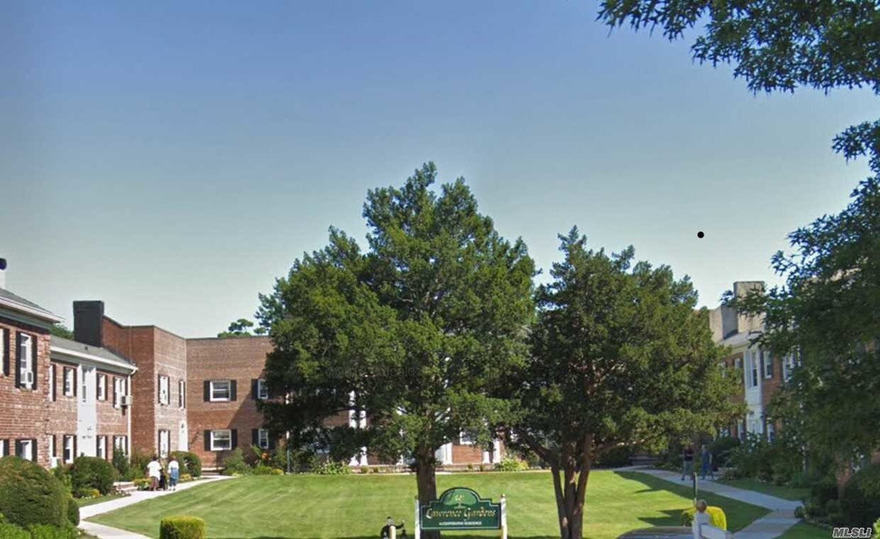 Primary Photo - 261 Central Ave