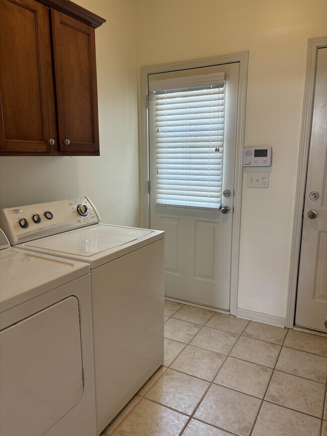 Foto del edificio - 1371 Island Town Dr