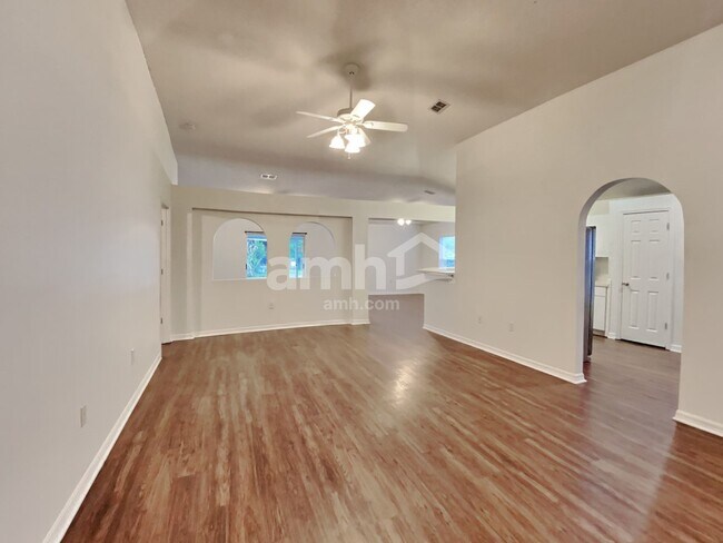 Foto del edificio - 337 Grand Royal Cir