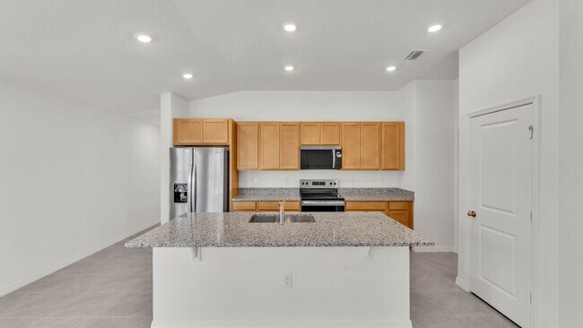 Building Photo - 219 Ash Way