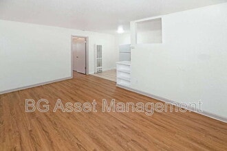 Building Photo - 728 Darina Ave