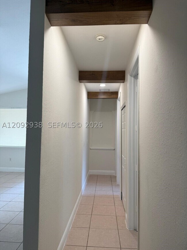 Foto del edificio - 372 SW 2nd St