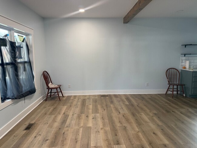 Foto del edificio - 4 Bedroom 2.5 Bathroom Home Available