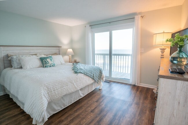 Photo - OCEANFRONT GETAWAY OFF-SEASON MONTHLY RENTAL Apartment