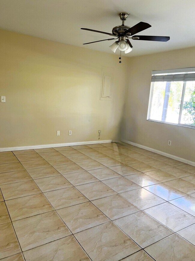 Foto del edificio - 377 Baysinger Ave