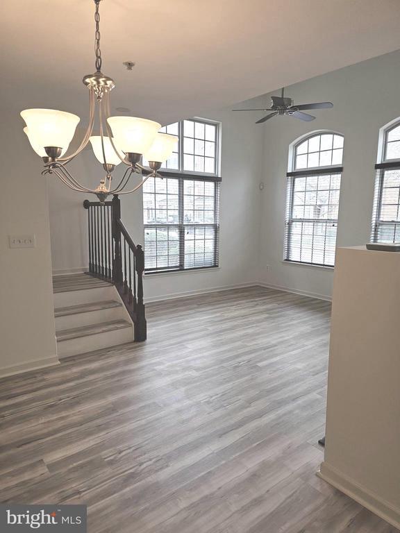 Foto del edificio - 922 Pine Forest Ln