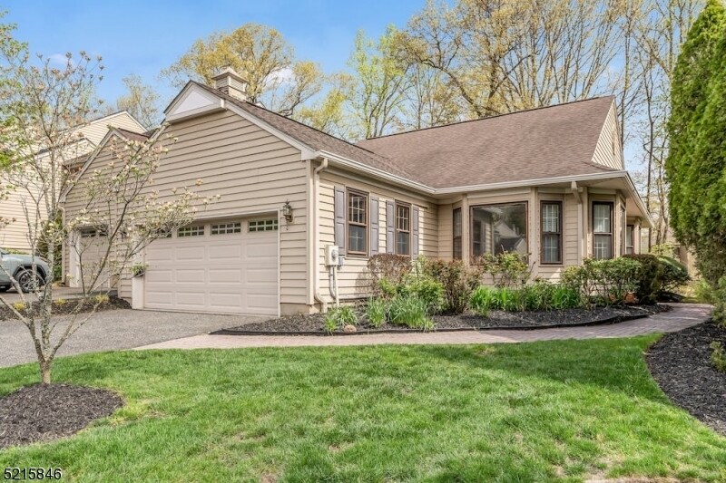 Foto principal - 10 Shadowbrook Ln