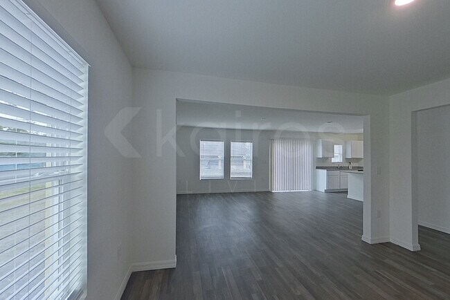 Foto del edificio - 21262 Quesada Ave