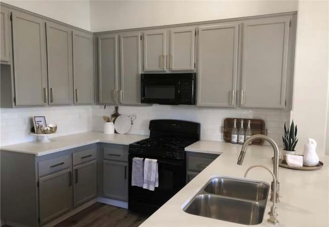 Building Photo - 75 N Valle Verde Dr