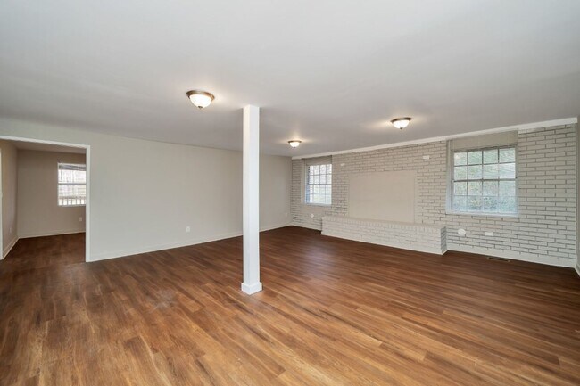 Foto del edificio - Now Accepting Section 8! 5 Bed/3.5 Baths in Moody, AL!