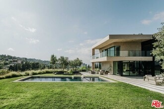 Building Photo - 3205 Tareco Dr