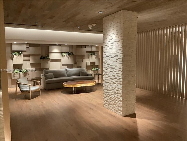 Building Photo - 2301 Collins Ave