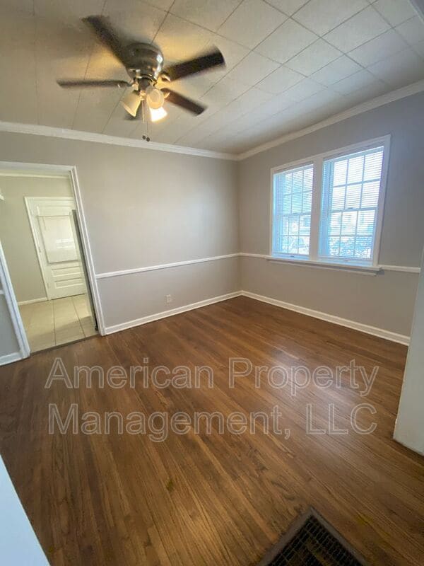 Foto del edificio - 2808 E 1st Pl