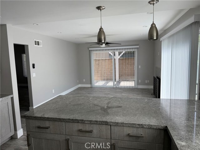 Building Photo - 6 Leda