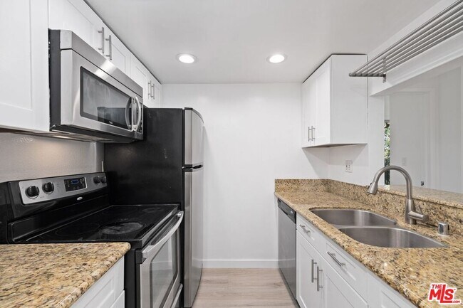 Building Photo - 1440 Veteran Ave