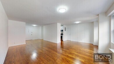 Building Photo - 401 E 88th St