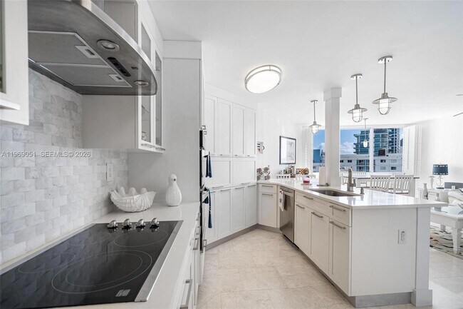 Foto del edificio - 7135 Collins Ave