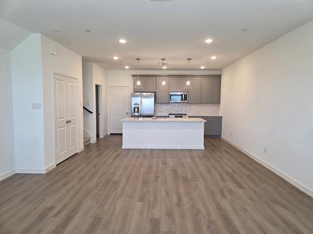 Foto del edificio - 5708 Lakeview Dr