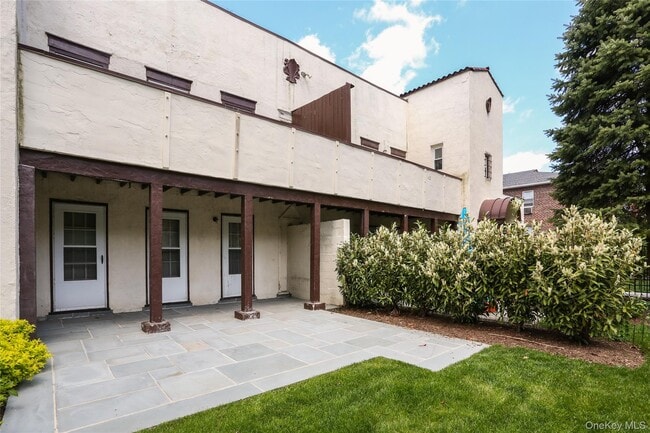 Building Photo - 107 Kensington Rd