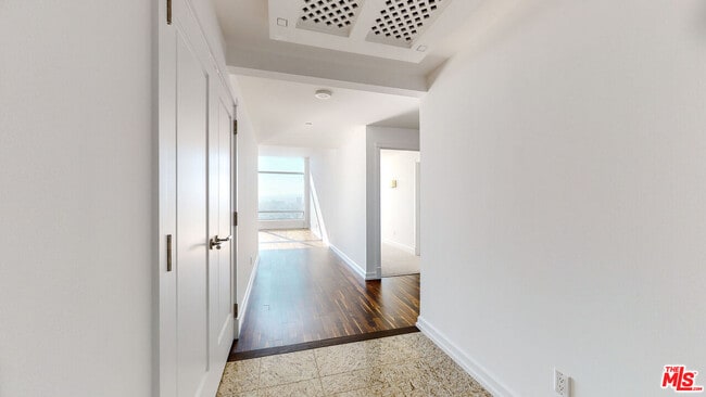 Foto del edificio - 900 W Olympic Blvd