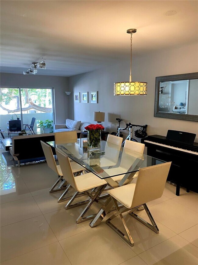 Foto del edificio - 300 Galen Dr