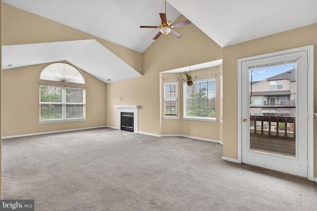 Foto del edificio - 4202 Waltham Ct