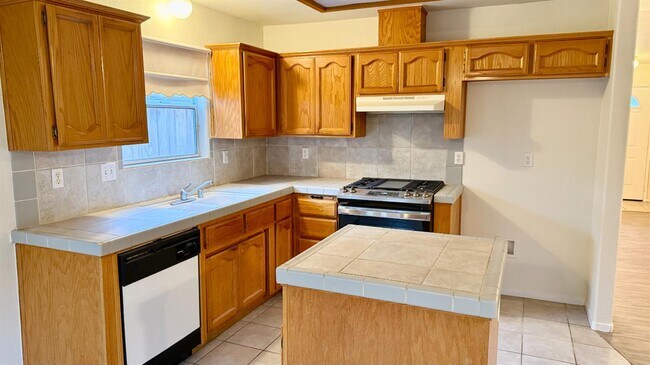 Foto del edificio - 945 Don Medico Dr