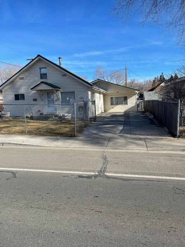 Primary Photo - 4 bedroom, 2 bath home