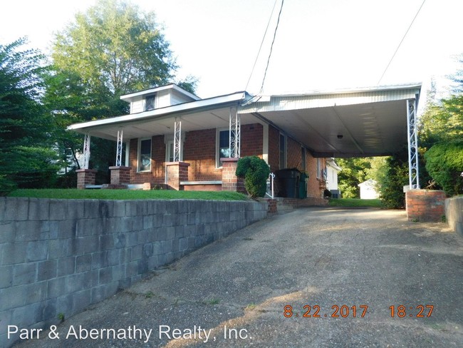 Building Photo - 1005 Roanoke Ave