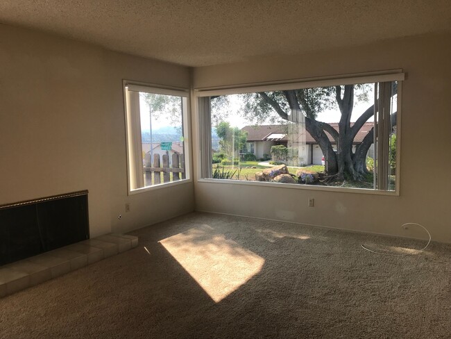 Building Photo - Single Story Home in Del Cerro for Lease