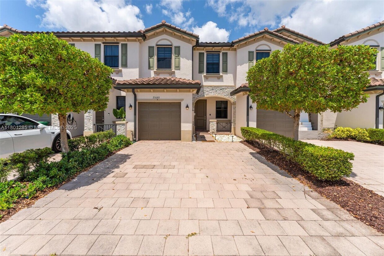 Foto principal - 25160 SW 114th Ave