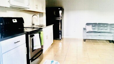 Building Photo - 5908 Kiam St