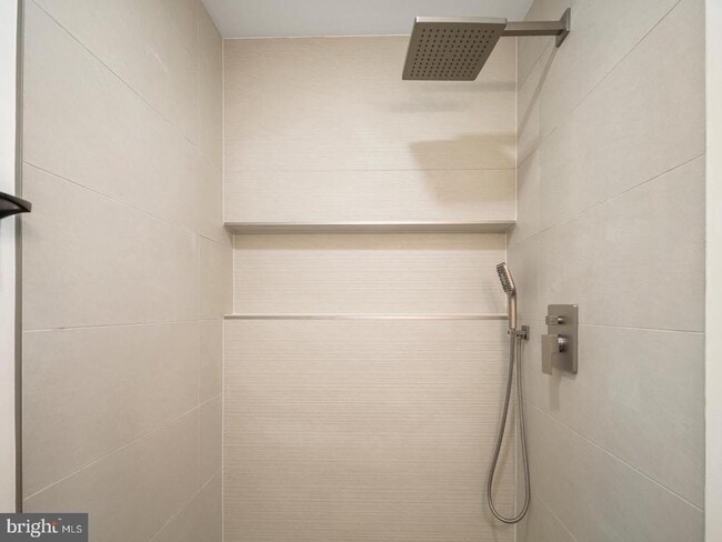 Foto del edificio - 8321 Raymond Ln