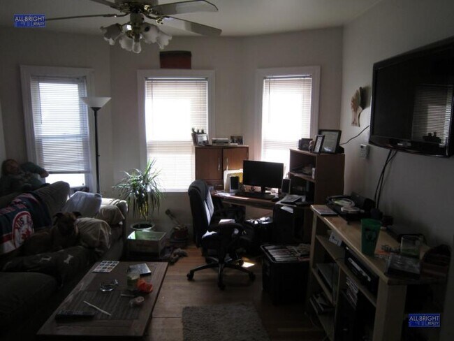 Foto del edificio - 217 Parsons St