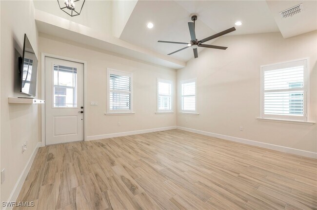 Building Photo - 6988 Saona CT