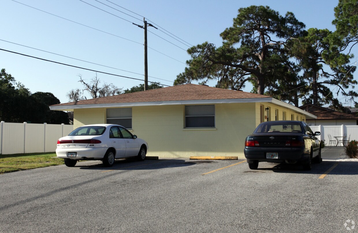 Building Photo - 2734-2746 Austin St