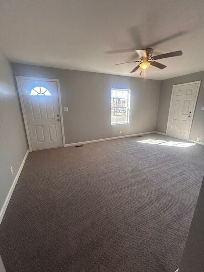 Foto del edificio - ****READY TO MOVE IN****